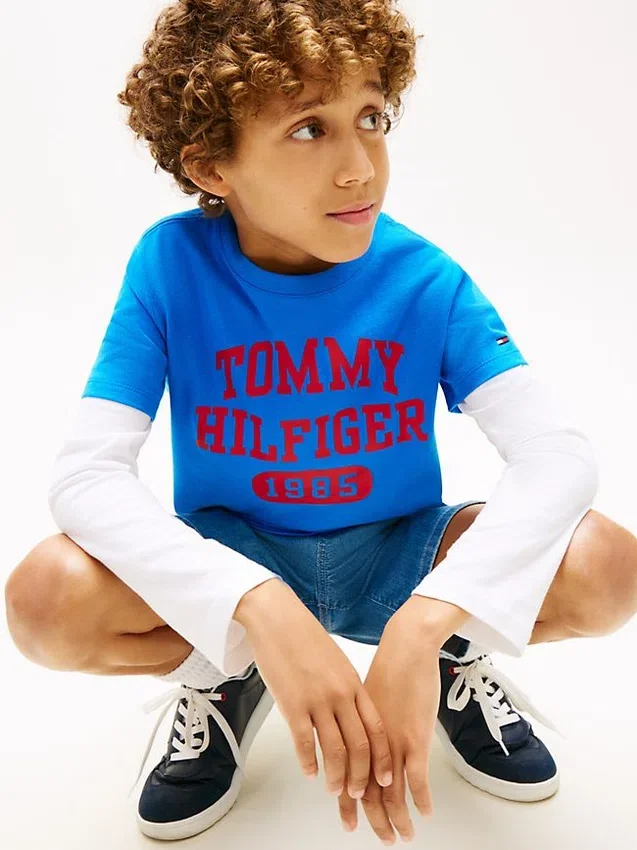 T-shirt infantil com logótipo Varsity T-shirt infantil com logótipo Varsity