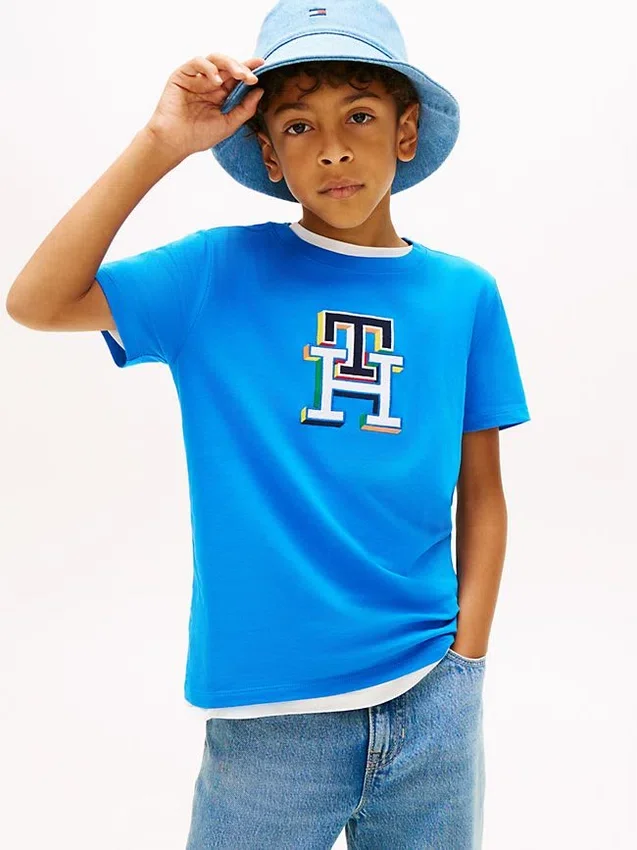 T-shirt infantil com monograma multicolorido T-shirt infantil com monograma multicolorido