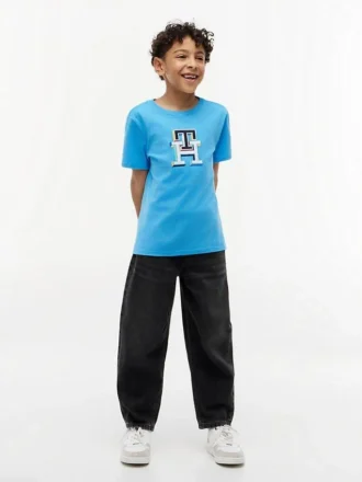 T-shirt infantil com monograma multicolorido