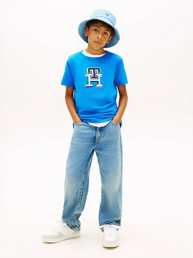 T-shirt infantil com monograma multicolorido T-shirt infantil com monograma multicolorido