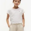 T-shirt infantil com riscas e acabamento em folha de alface nas mangas T-shirt infantil com riscas e acabamento em folha de alface nas mangas