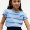 T-shirt infantil com riscas e acabamento em folha de alface nas mangas T-shirt infantil com riscas e acabamento em folha de alface nas mangas