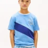 T-shirt infantil com riscas e bandeira com monograma
