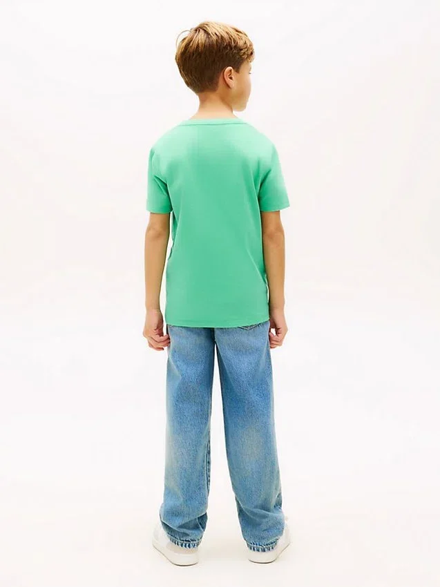T-shirt infantil com riscas e bandeira com monograma T-shirt infantil com riscas e bandeira com monograma