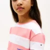 T-shirt infantil com riscas e bolso T-shirt infantil com riscas e bolso