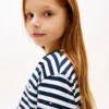 T-shirt infantil com riscas e bolso
