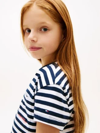 T-shirt infantil com riscas e bolso