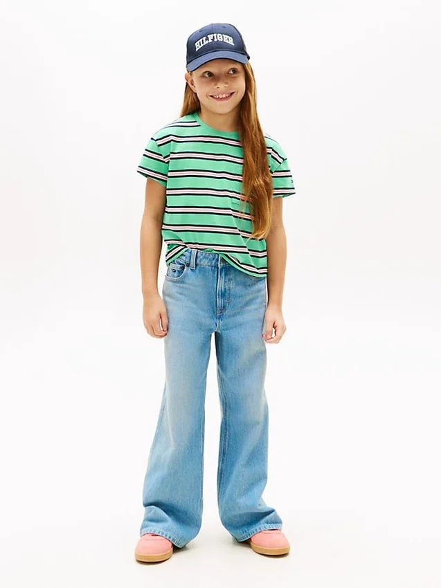 T-shirt infantil com riscas e bolso T-shirt infantil com riscas e bolso