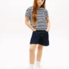T-shirt infantil com riscas e bolso