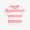 T-shirt infantil com riscas e bolso T-shirt infantil com riscas e bolso