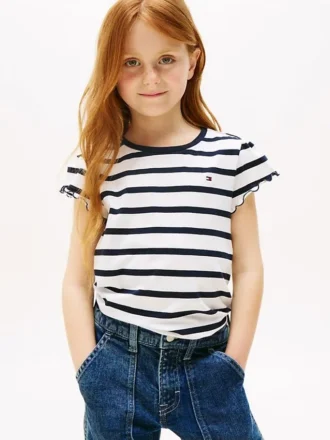 T-shirt infantil com riscas e mangas com folhos