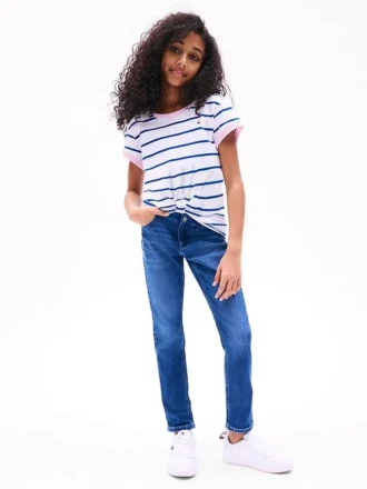 T-shirt infantil com riscas e nó na bainha
