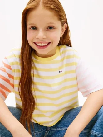 T-shirt infantil com riscas mistas
