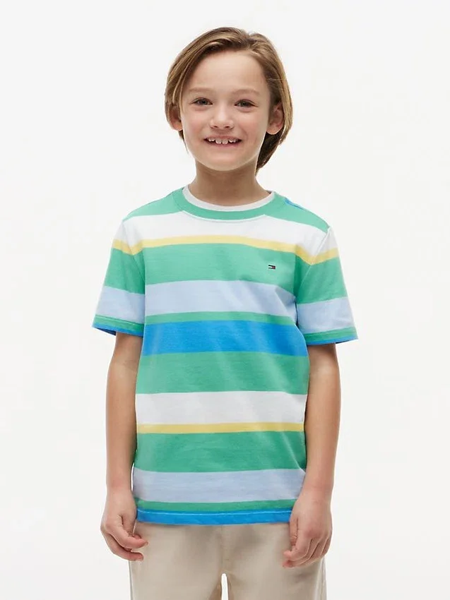 T-shirt infantil com riscas multicoloridas T-shirt infantil com riscas multicoloridas