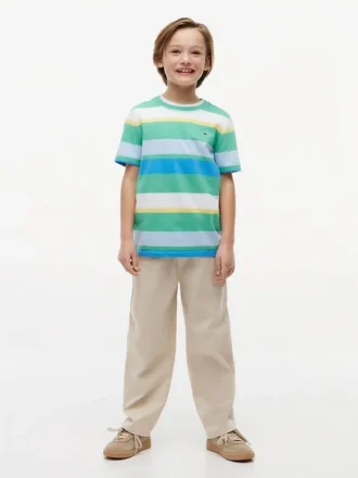 T-shirt infantil com riscas multicoloridas