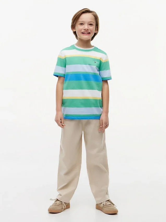 T-shirt infantil com riscas multicoloridas T-shirt infantil com riscas multicoloridas