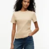 T-shirt leve em malha canelada T-shirt leve em malha canelada