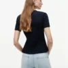 T-shirt leve em malha canelada T-shirt leve em malha canelada