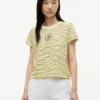 T-shirt às riscas com monograma em letra náutica T-shirt às riscas com monograma em letra náutica