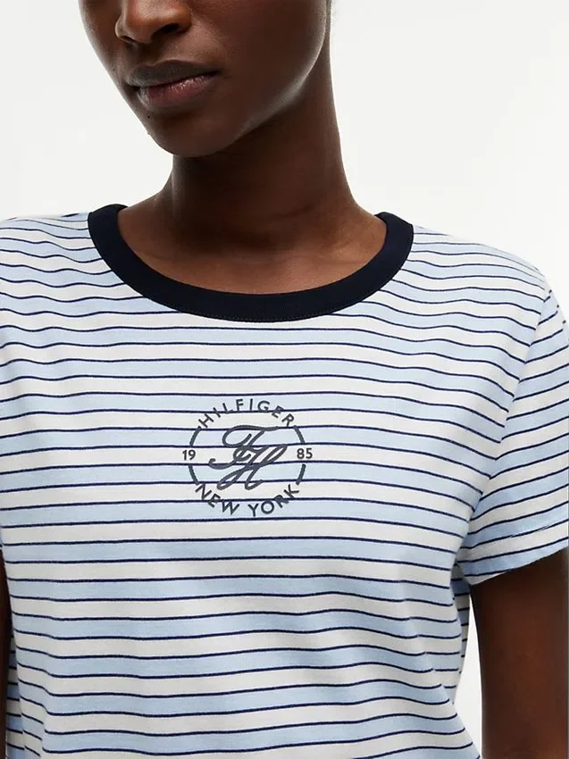 T-shirt às riscas com monograma em letra náutica T-shirt às riscas com monograma em letra náutica
