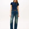 T-shirt Slim Fit com monograma em letra cursiva