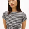 T-shirt Tommy Jeans com acabamento em folhas T-shirt Tommy Jeans com acabamento em folhas