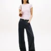 T-shirt Tommy Jeans com acabamento em folhas T-shirt Tommy Jeans com acabamento em folhas
