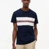 T-shirt Tommy Jeans com fita com logótipo exclusivo T-shirt Tommy Jeans com fita com logótipo exclusivo