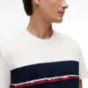T-shirt Tommy Jeans com fita com logótipo exclusivo T-shirt Tommy Jeans com fita com logótipo exclusivo