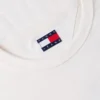T-shirt Tommy Jeans com fita com logótipo exclusivo T-shirt Tommy Jeans com fita com logótipo exclusivo