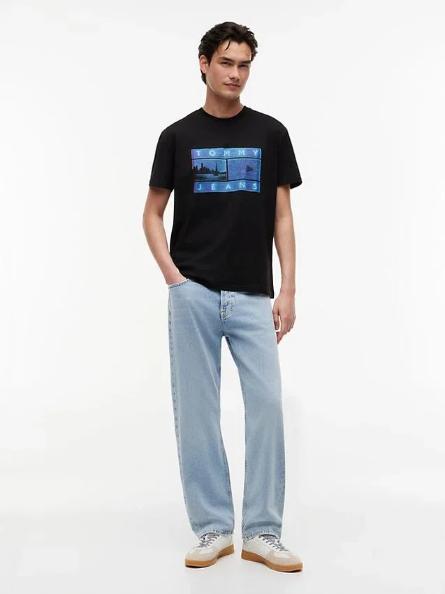 T-shirt Tommy Jeans com Imagem Fotográfica T-shirt Tommy Jeans com Imagem Fotográfica