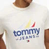 T-shirt Tommy Jeans com logótipo de vela T-shirt Tommy Jeans com logótipo de vela