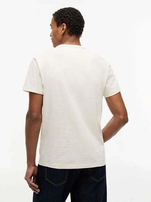 T-shirt Tommy Jeans com logótipo de vela T-shirt Tommy Jeans com logótipo de vela