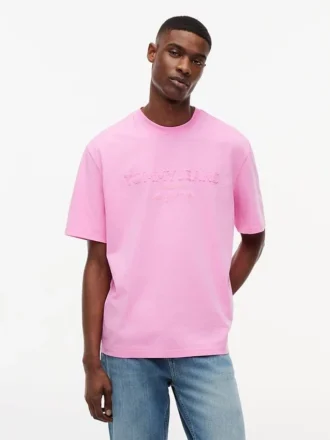 T-shirt Tommy Jeans com logótipo desgastado