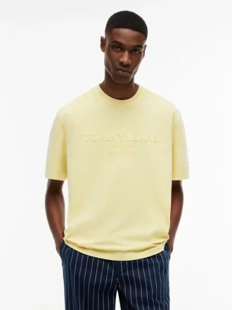 t shirt tommy jeans com logtipo desgastado 1 6 330x440 - T-shirt Tommy Jeans com log&oacute;tipo desgastado