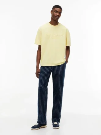 t shirt tommy jeans com logtipo desgastado 2 6 330x440 - T-shirt Tommy Jeans com log&oacute;tipo desgastado