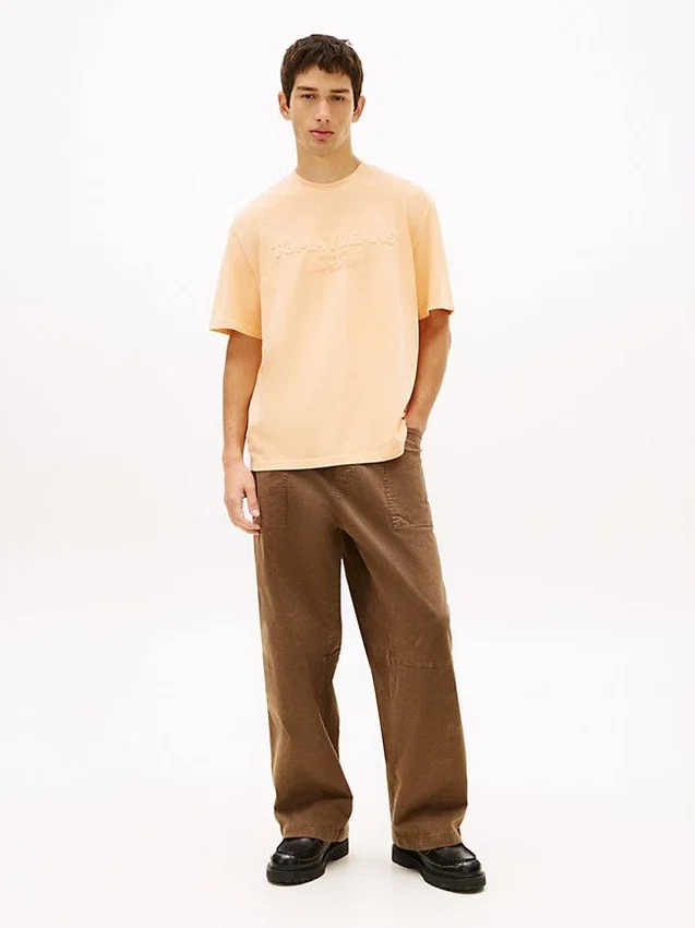 T-shirt Tommy Jeans com logótipo desgastado T-shirt Tommy Jeans com logótipo desgastado