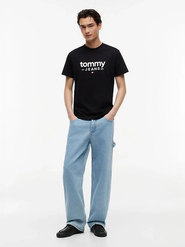 T-shirt Tommy Jeans com logótipo e corte justo T-shirt Tommy Jeans com logótipo e corte justo