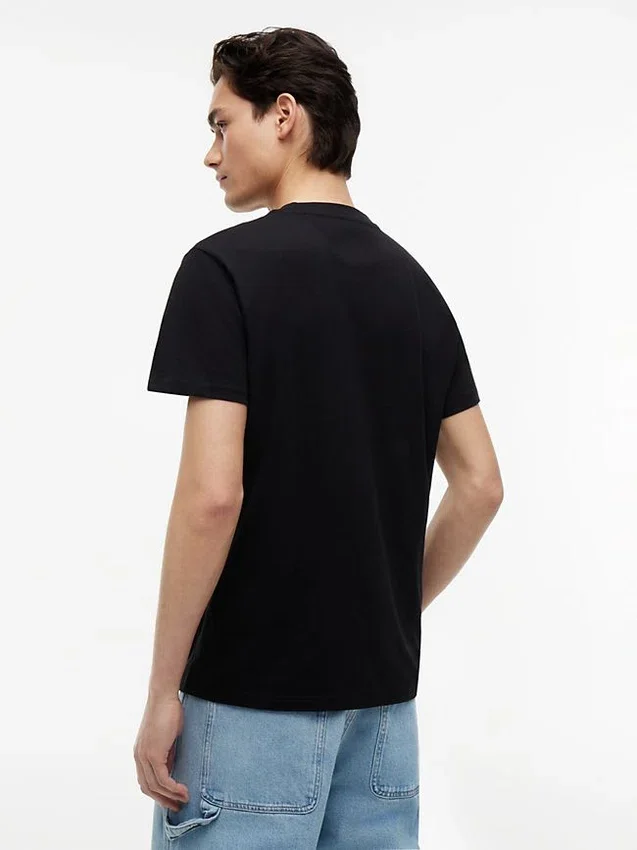 T-shirt Tommy Jeans com logótipo e corte justo T-shirt Tommy Jeans com logótipo e corte justo