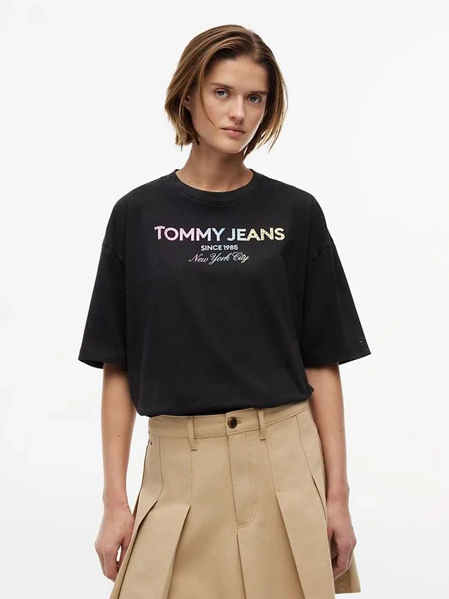 T-shirt Tommy Jeans com logótipo em cristal T-shirt Tommy Jeans com logótipo em cristal