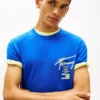 T-shirt Tommy Jeans com logótipo pintado com spray T-shirt Tommy Jeans com logótipo pintado com spray