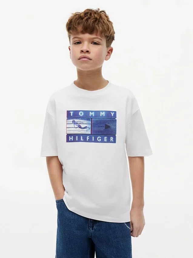 T-shirt Tommy Surf com grafismo para criança T-shirt Tommy Surf com grafismo para criança