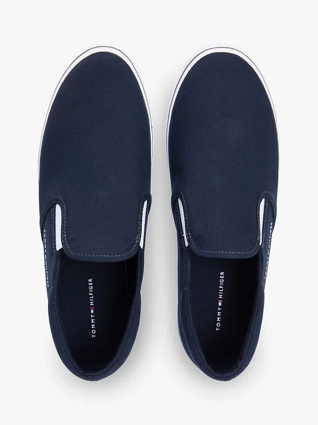 Ténis Slip-On em Lona Vulcanizada Ténis Slip-On em Lona Vulcanizada