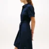 Vestido camisa com mangas bufantes e cinto Vestido camisa com mangas bufantes e cinto