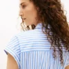 Vestido camisa de popeline às riscas com cinto Vestido camisa de popeline às riscas com cinto