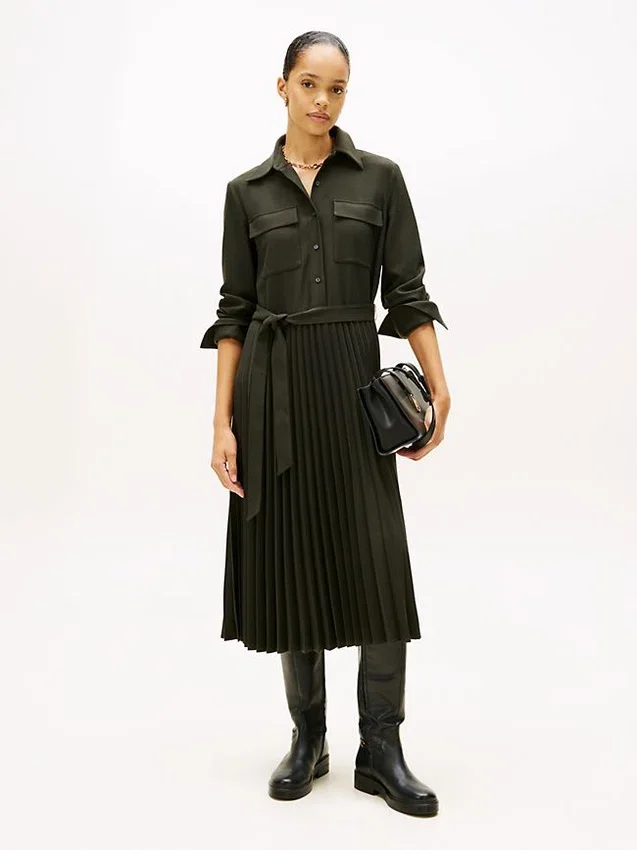 Vestido camisa de sarja plissado com cinto Vestido camisa de sarja plissado com cinto