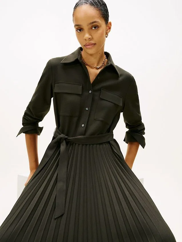 Vestido camisa de sarja plissado com cinto Vestido camisa de sarja plissado com cinto