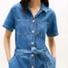 Vestido camisa em ganga de lavagem média com cinto Vestido camisa em ganga de lavagem média com cinto