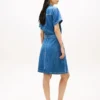 Vestido camisa em ganga de lavagem média com cinto Vestido camisa em ganga de lavagem média com cinto