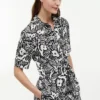 Vestido-camisa em mistura de linho com estampado tropical Vestido-camisa em mistura de linho com estampado tropical